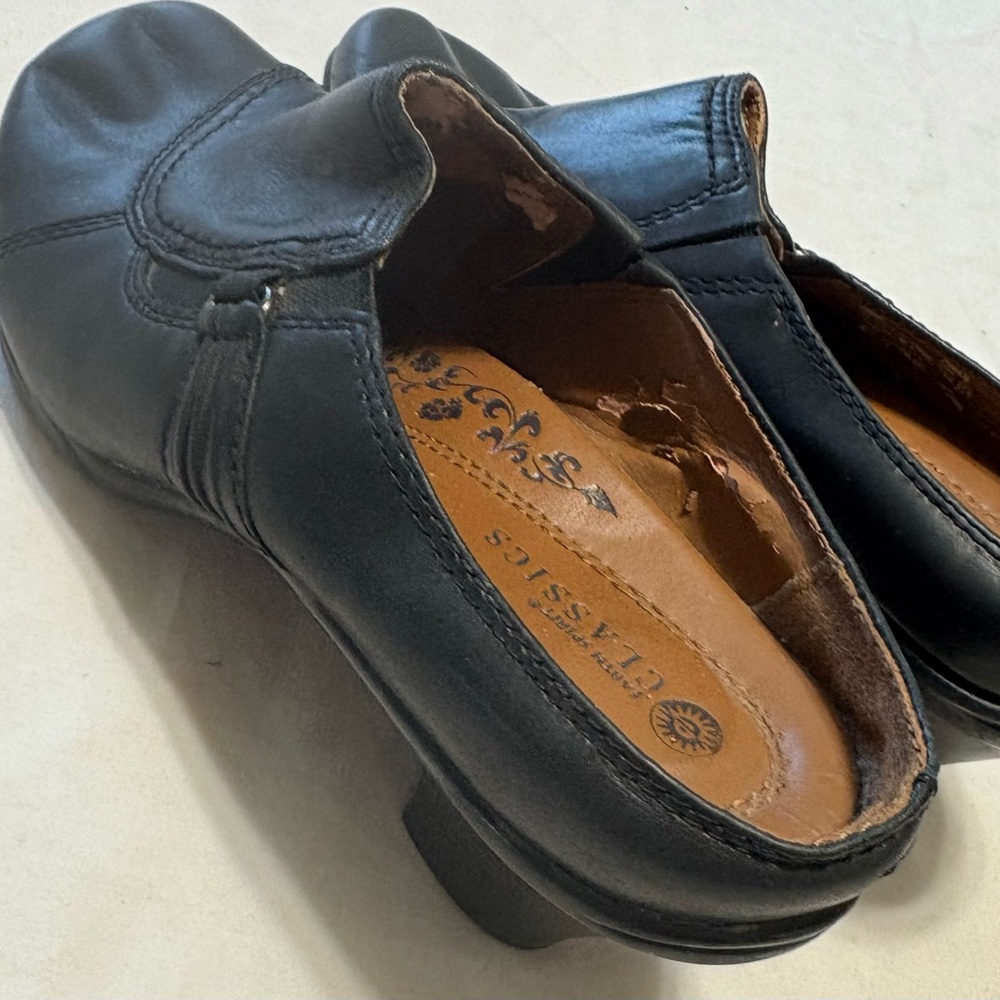 Classic Black Leather women’s Shoes - Picture 5 of 7